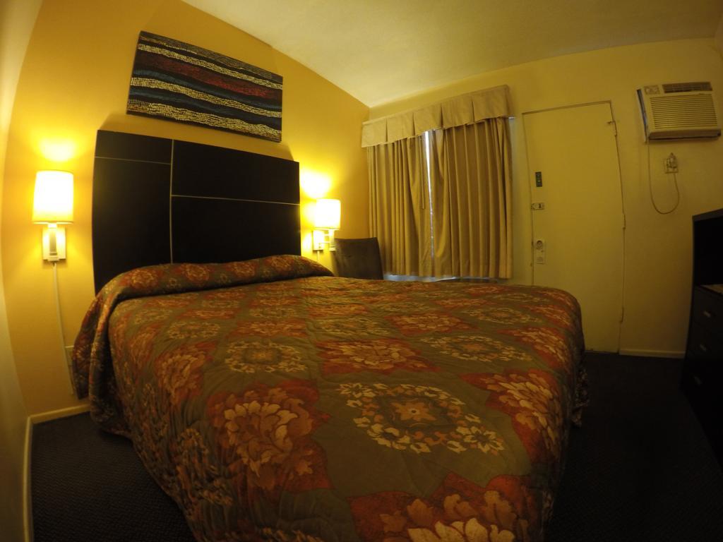 Indio Holiday Motel Εξωτερικό φωτογραφία