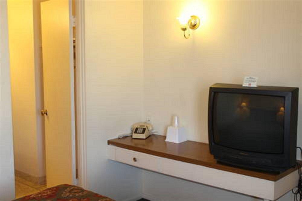Indio Holiday Motel Εξωτερικό φωτογραφία
